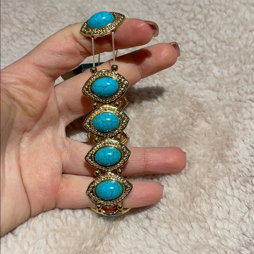Spring Street Bracelet - Picture 2 of 3